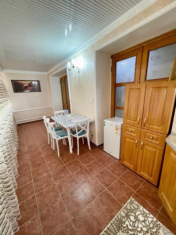 Classic C1 Apartment In The Center With 4 Rooms Tashkent Luaran gambar