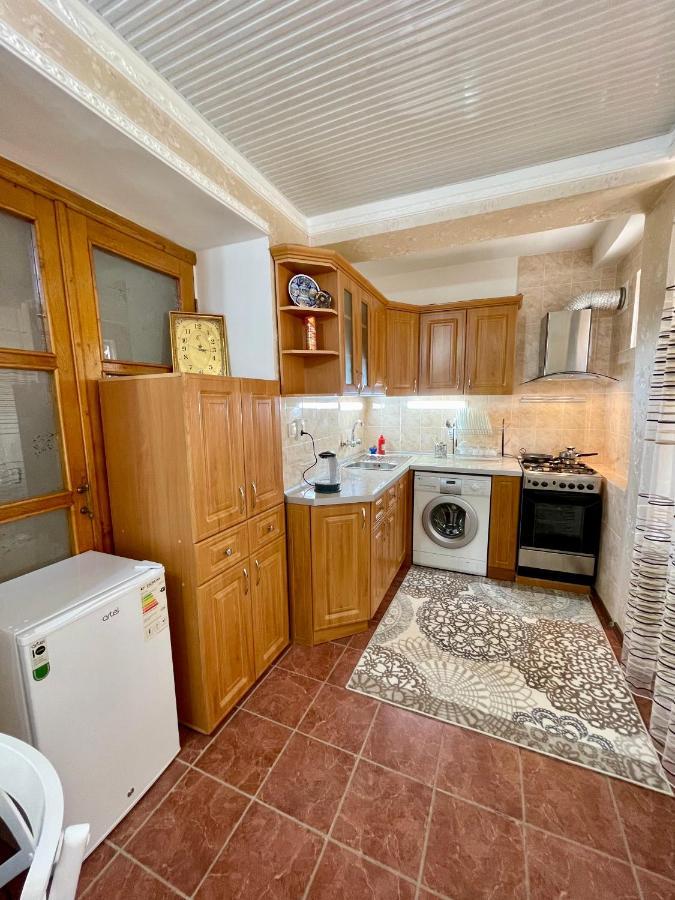 Classic C1 Apartment In The Center With 4 Rooms Tashkent Luaran gambar