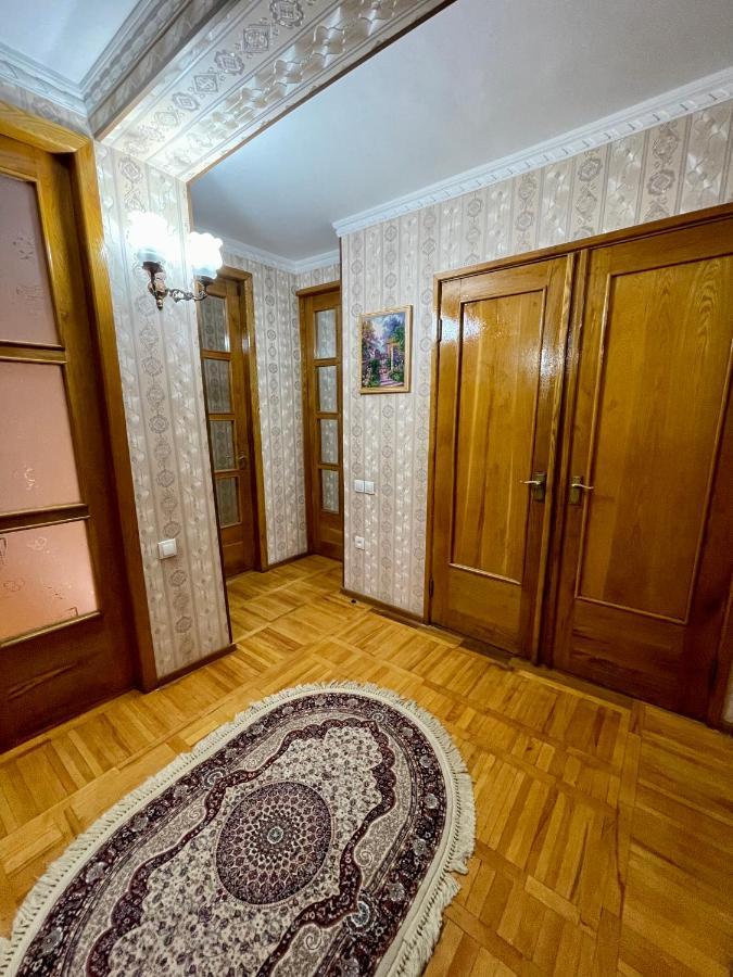 Classic C1 Apartment In The Center With 4 Rooms Tashkent Luaran gambar