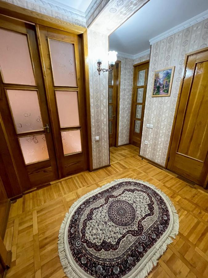 Classic C1 Apartment In The Center With 4 Rooms Tashkent Luaran gambar